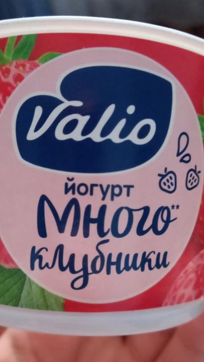 Фото - Йогурт с клубникой VALIO