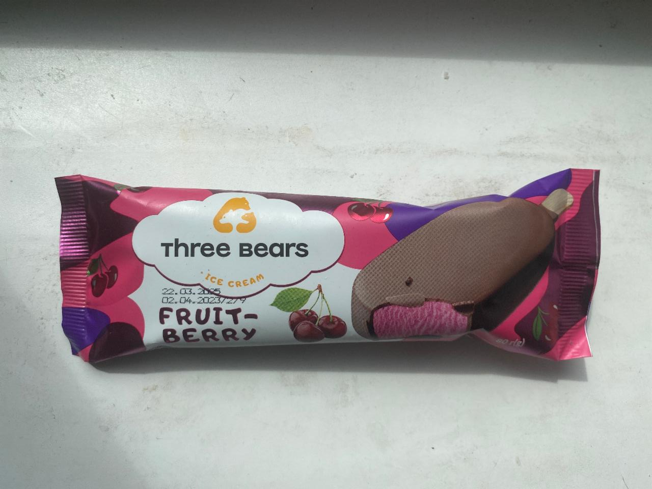 Фото - Мороженое плодово-ягодное со вкусом вишни глазированное Три Медведя Three Bears