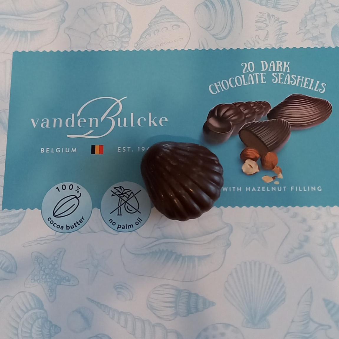 Фото - тёмный шоколад пралине VandenBulcke