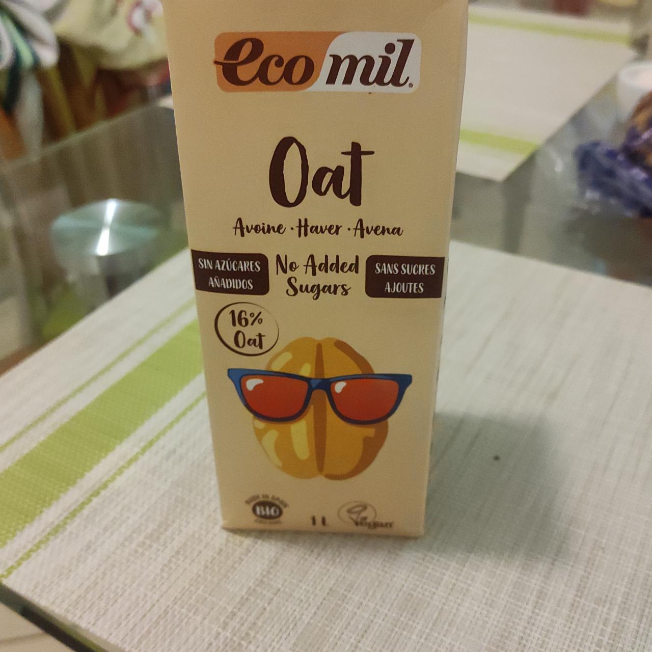 Фото - органічне рослинне молоко з вівса без цукру Ecomil