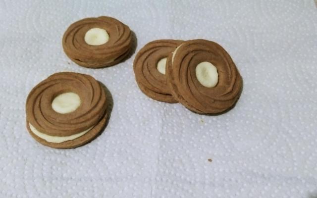 Фото - Печенье с начинкой со вкусом лесного ореха 'Милато'