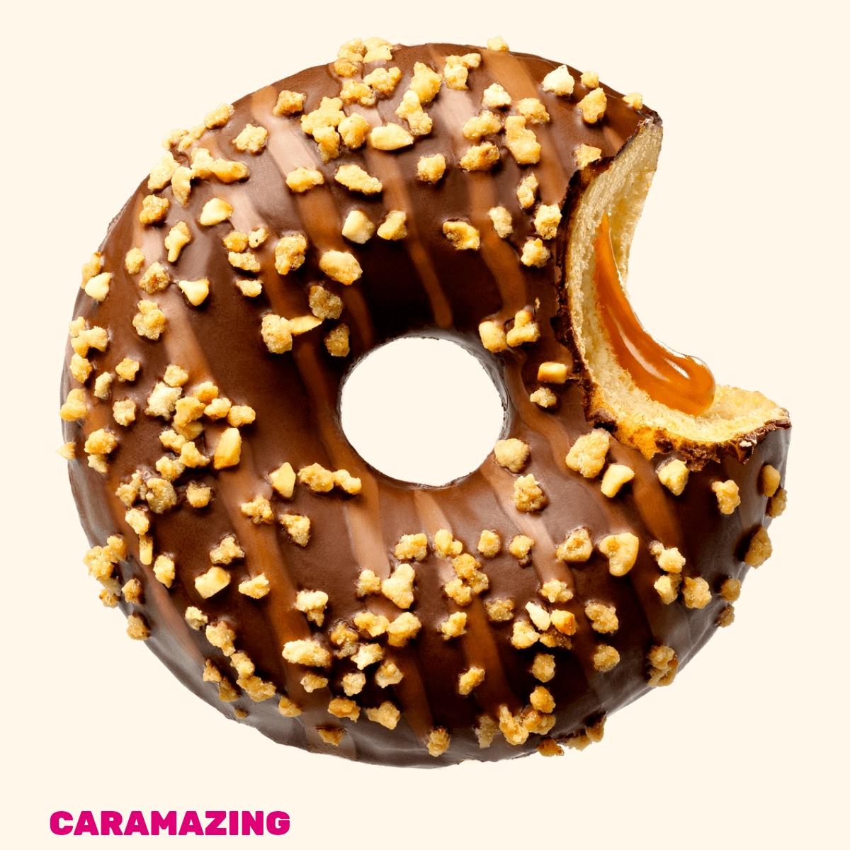 Фото - пончик с карамельной начинкой и шоколадной глазурью CARAMAZING La Lorraine