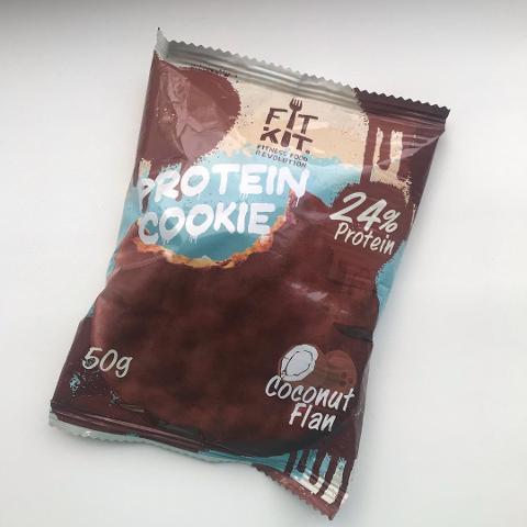Фото - протеиновое печенье 24% Protein Cookie кокосовый флан Fit Kit