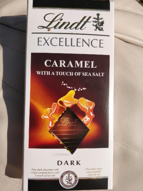 Фото - Темный шоколад с карамелью и морской солью Lindt Excellence