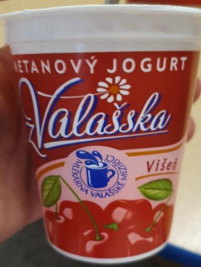 Фото - Smotanový jogurt z Valašska višňový