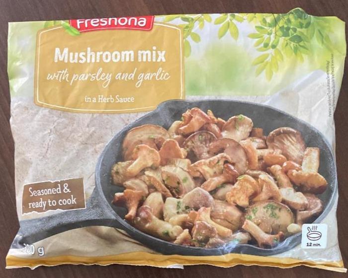 Фото - Грибная смесь Mushroom mix wih parstey and garlic in a Herb Sauce Freshona