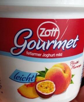 Фото - легкий йогурт с персиком и маракуйей Gourmet Zott