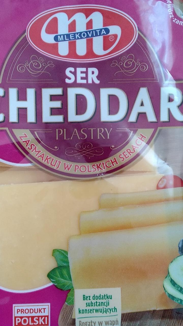 Фото - сыр твердый сычужный Чеддер Mlekovita