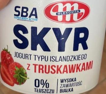 Фото - Йогурт 0% исландский Skyr с клубникой Mlekovita