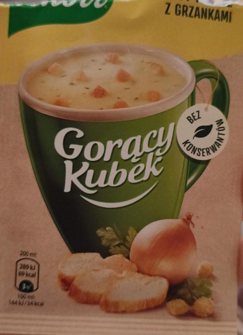Фото - Куриный крем суп с луком и сухарики goracy kubek Knorr
