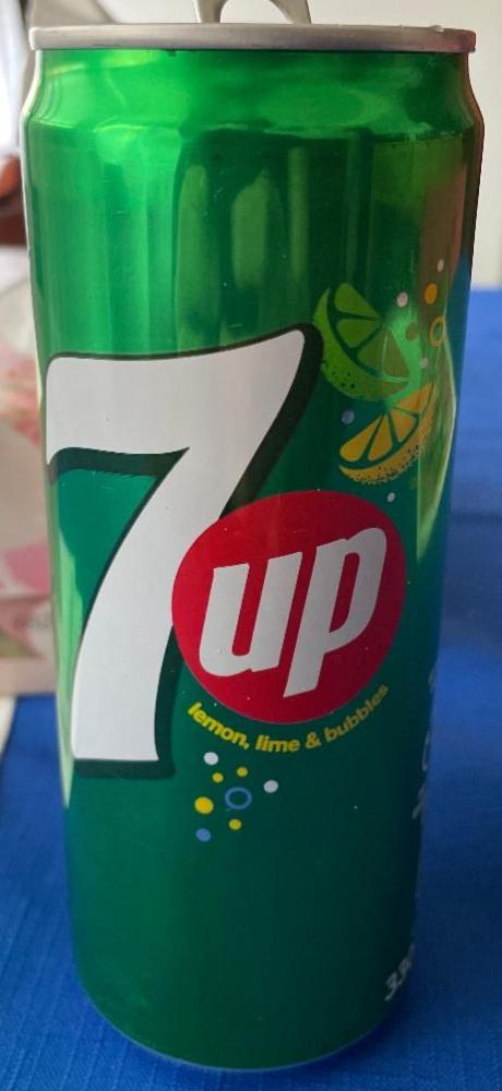 Фото - Напиток безалкогольный сильногазированный на натуральных ароматах 7UP