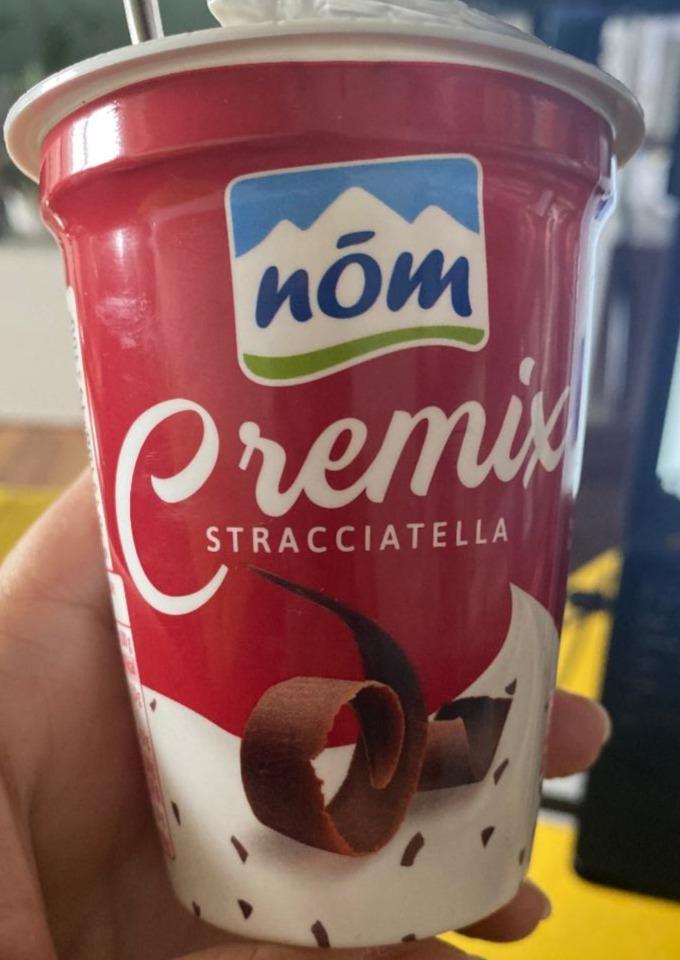 Фото - йогурт страчателла с шокоалдом Cremix Nom