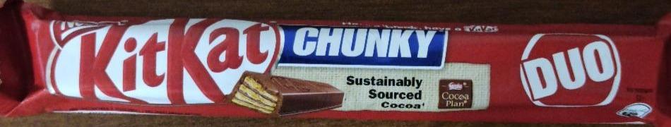 Фото - Chunky Sustainably Sourced Сocoa DUO молочный шоколад с хрустящей вафлей KitKat
