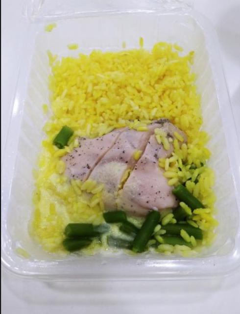 Фото - Филе куриное с рисом, фасолью и сливочным соусом