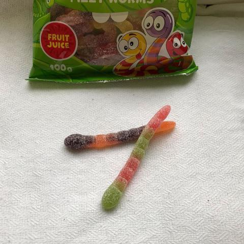 Фото - Yummi gummi fizzy worms желейные конфеты