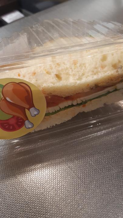 Фото - сендвич с курицей кари КВ