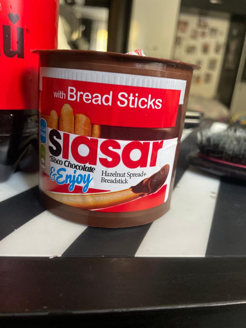 Фото - хлебные палочки и фундучная паста Siasar