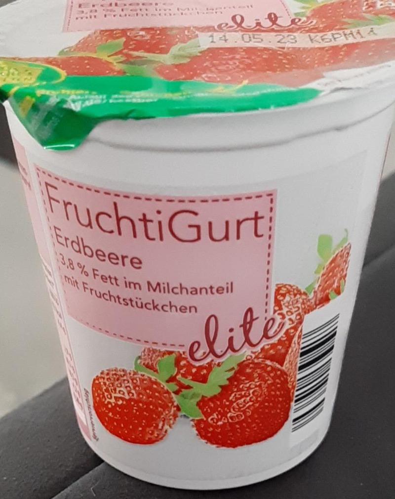 Фото - йогурт 3,8% с клубникой FruhctiGurt
