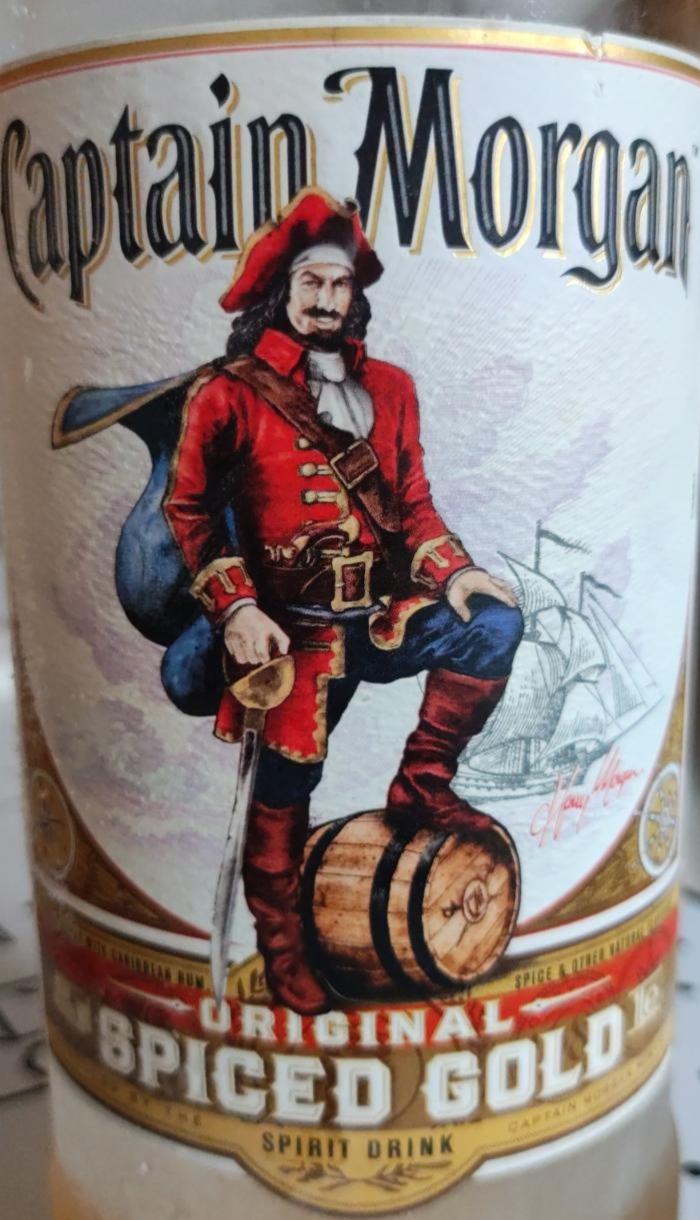 Фото - Напиток спиртной на основе рома Капитан Морган Пряный Золотой Captain Morgan