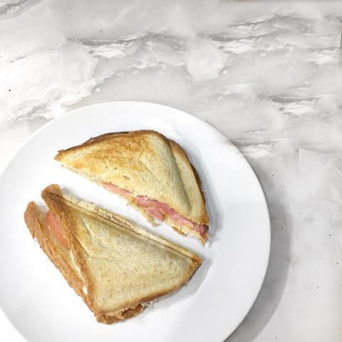 Фото - сендвич ветчина и омлет