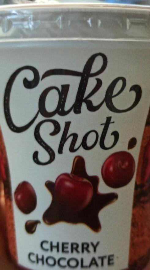 Фото - десерт в стаканчике вишневый Сake shot