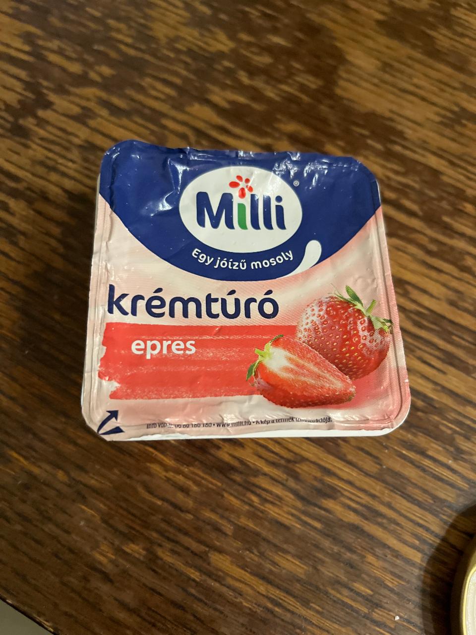 Фото - крем-йогурт клубничный Milli