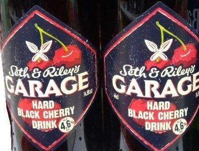 Фото - Напиток пастеризованный на основе пива Hard Black Cherry Seth&Riley's Garage
