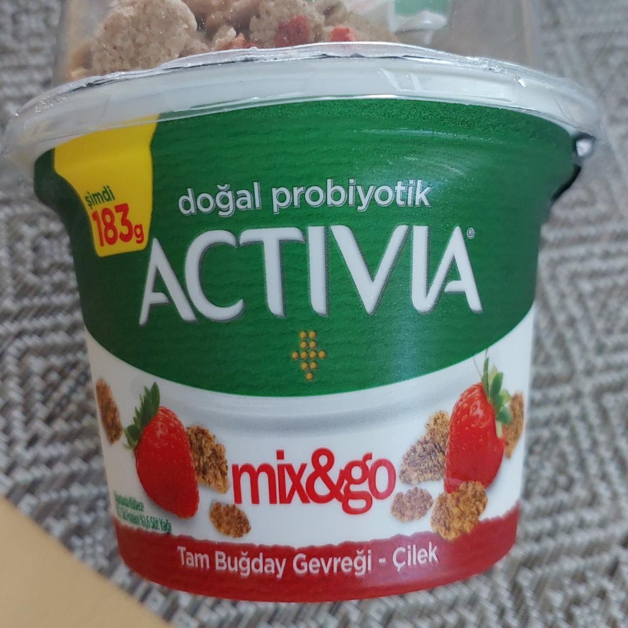 Фото - йогурт с мюсли и клубникой пробиотик Activia