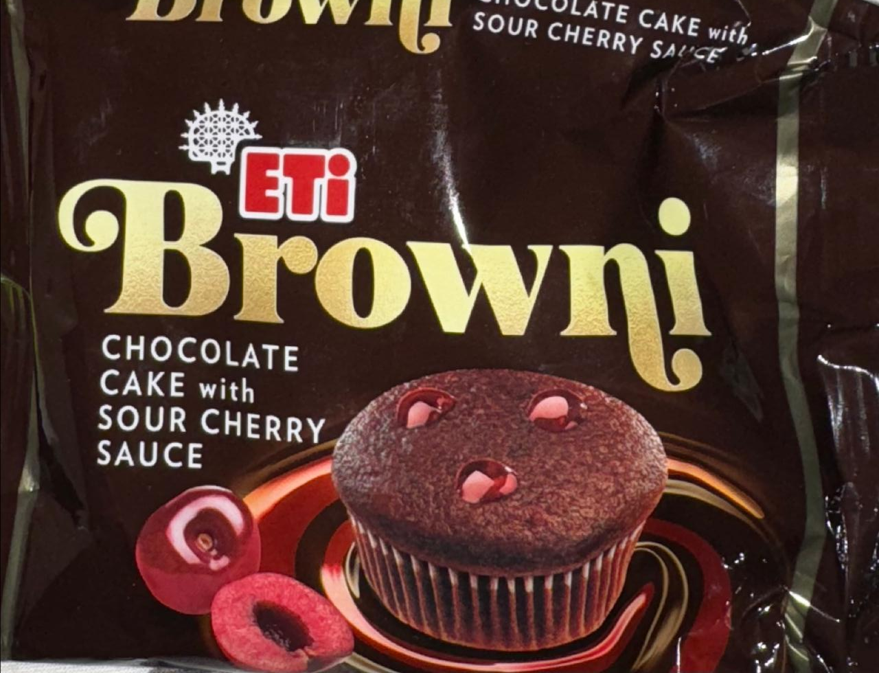 Фото - Browni Chocolate Cake with Sour Cherry Sauce с вишней Eti