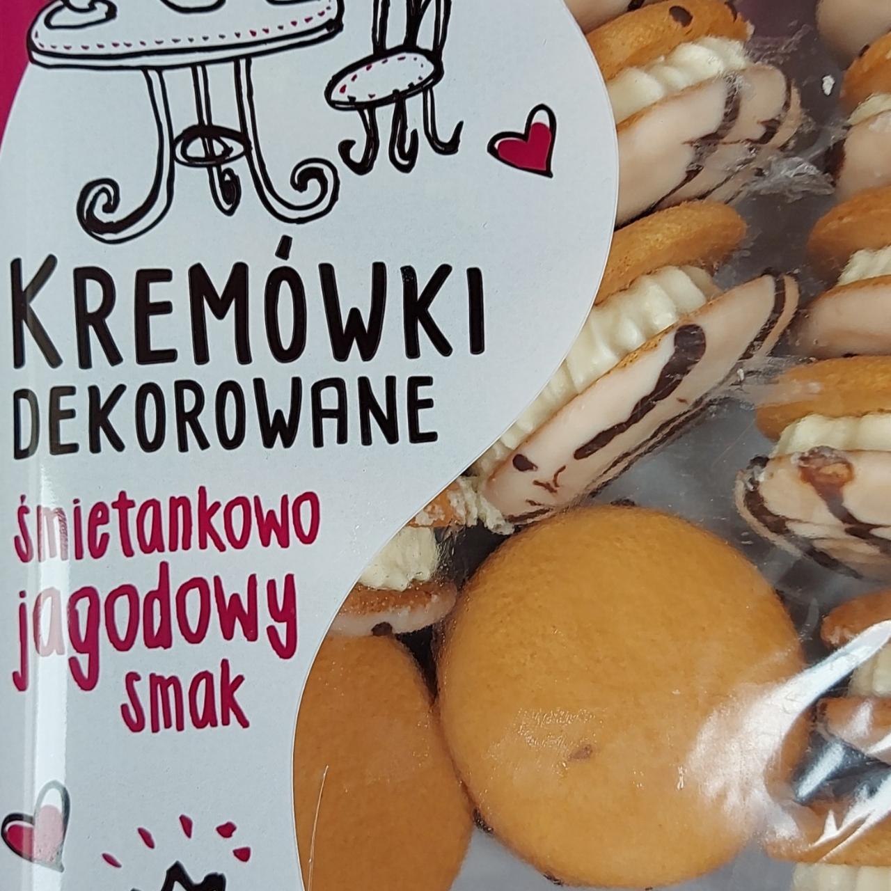 Фото - конфеты kremówki декорированные с кремом со вкусом ягод Dr Gerard
