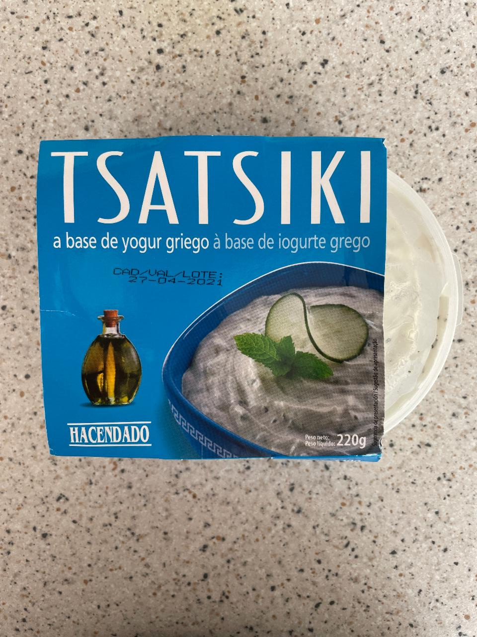 Фото - tsatsiki a base de yogur griego Hacendado