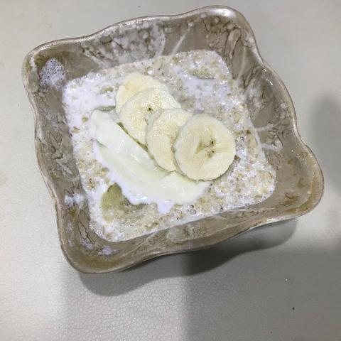 Фото - овсянка с йогуртом и бананом