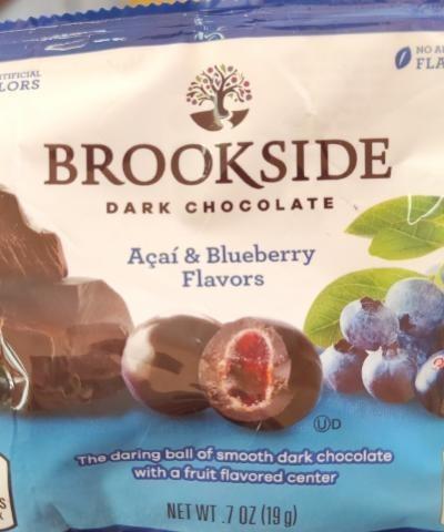 Фото - темный шоколад с асаи и черникой Brookside