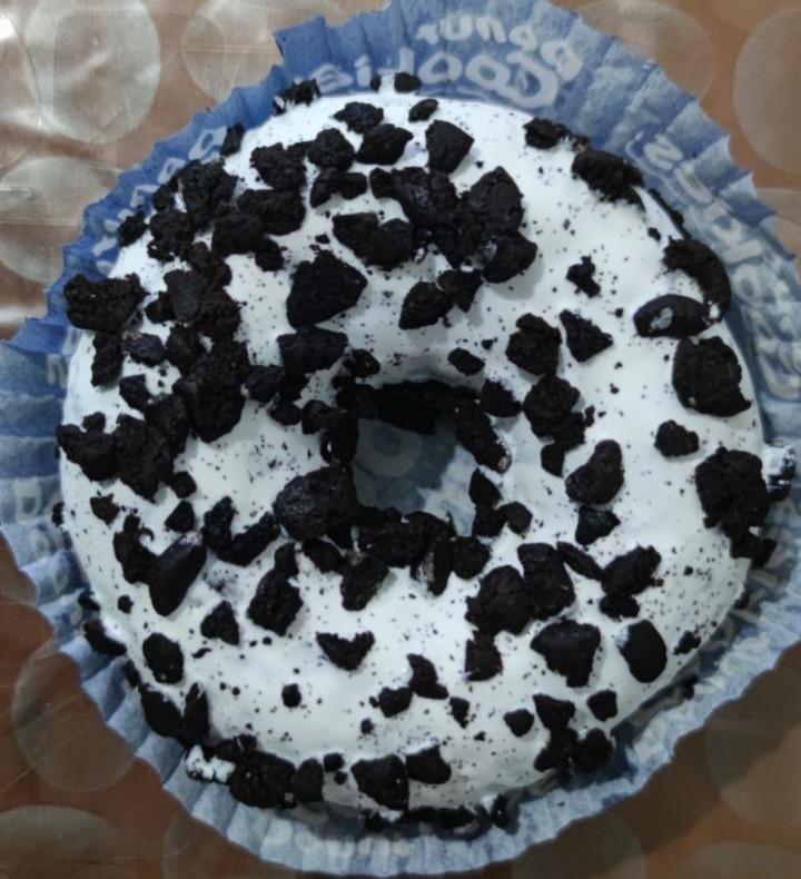 Фото - пончик с ванильной начинкой и посыпкой из печенья Таврия