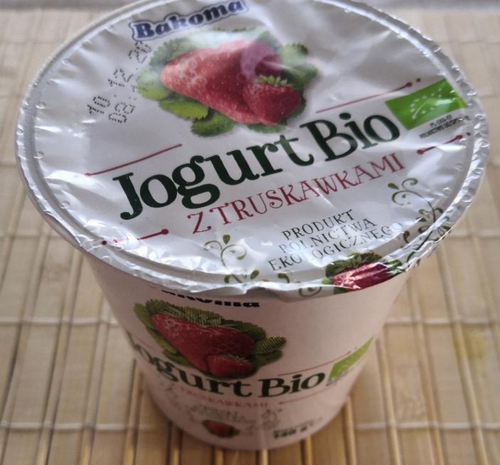 Фото - йогурт био клубничный Bakoma