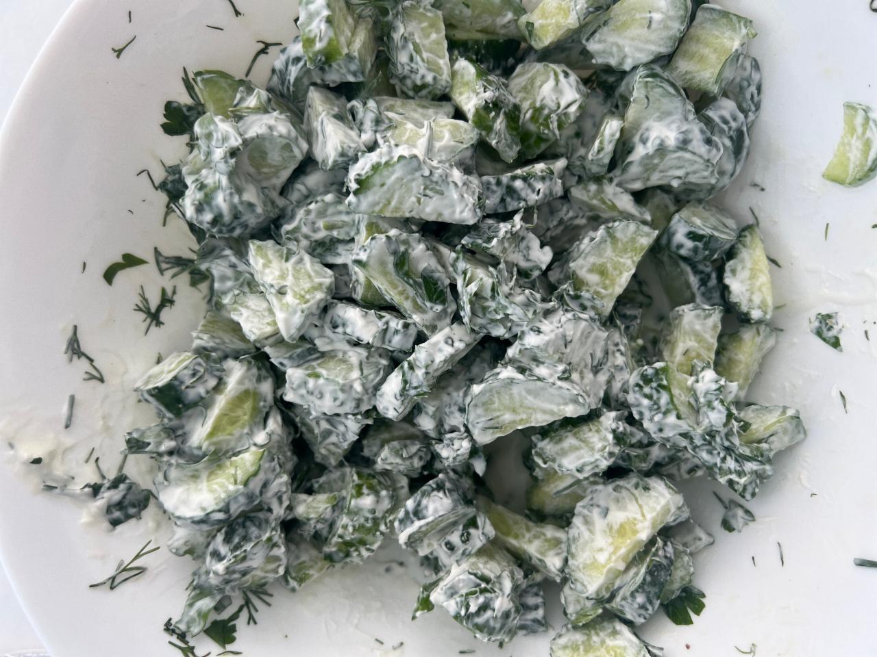 Фото - салат из огурцов со сметаной