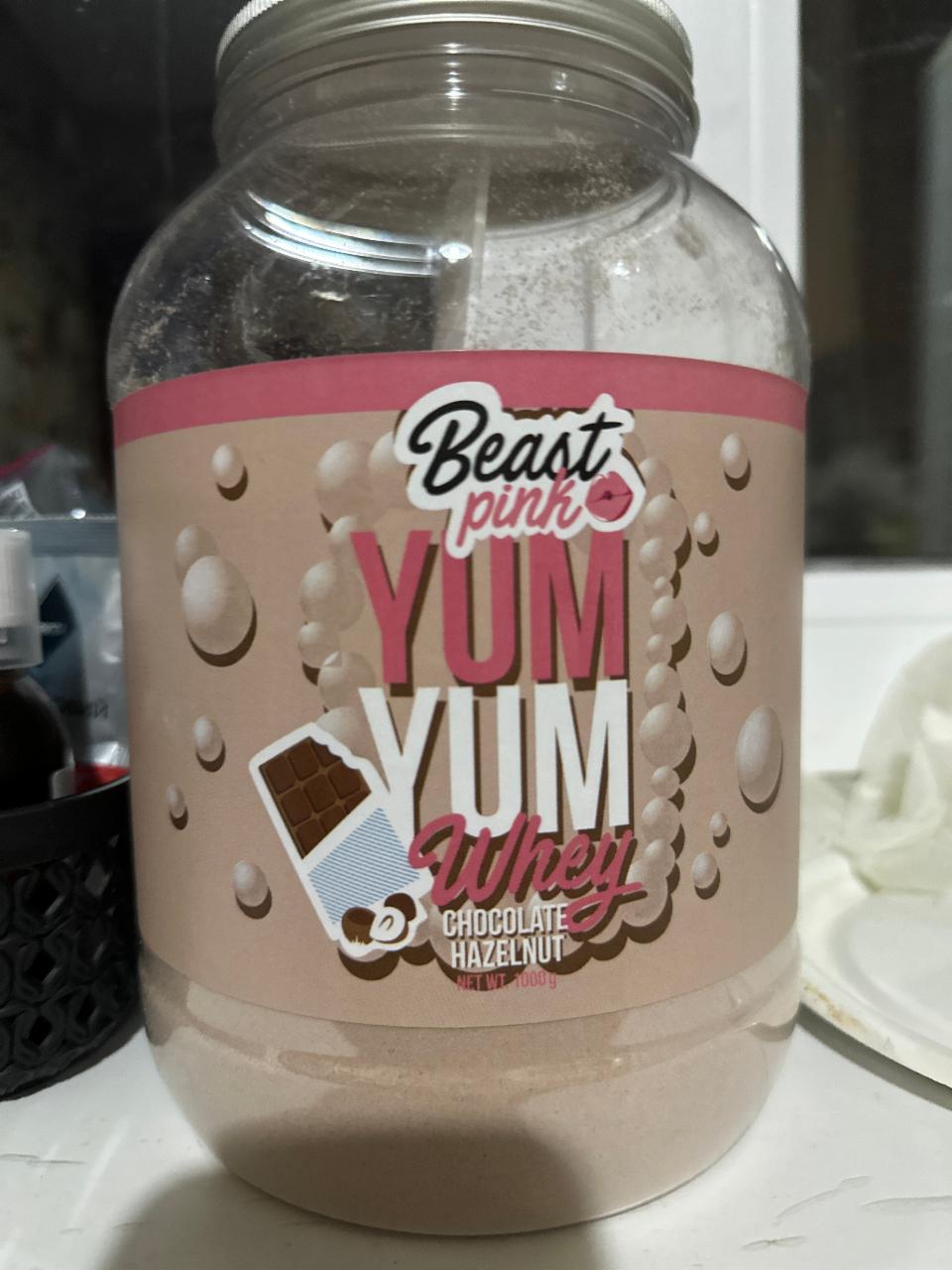 Фото - Протеин шоколад-фундук YumYum Beast Pink