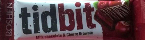 Фото - Шоколад молочный Tidbit с начинкой вишневый Брауни Roshen