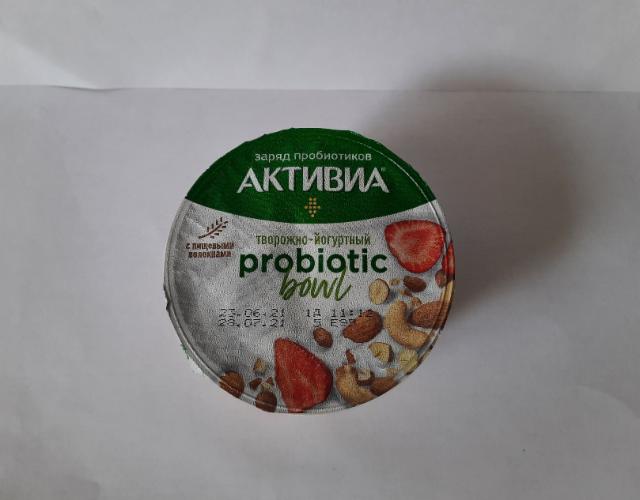 Фото - Продукт творожно-йогуртовый клубника-микс орехов Активиа probiotic