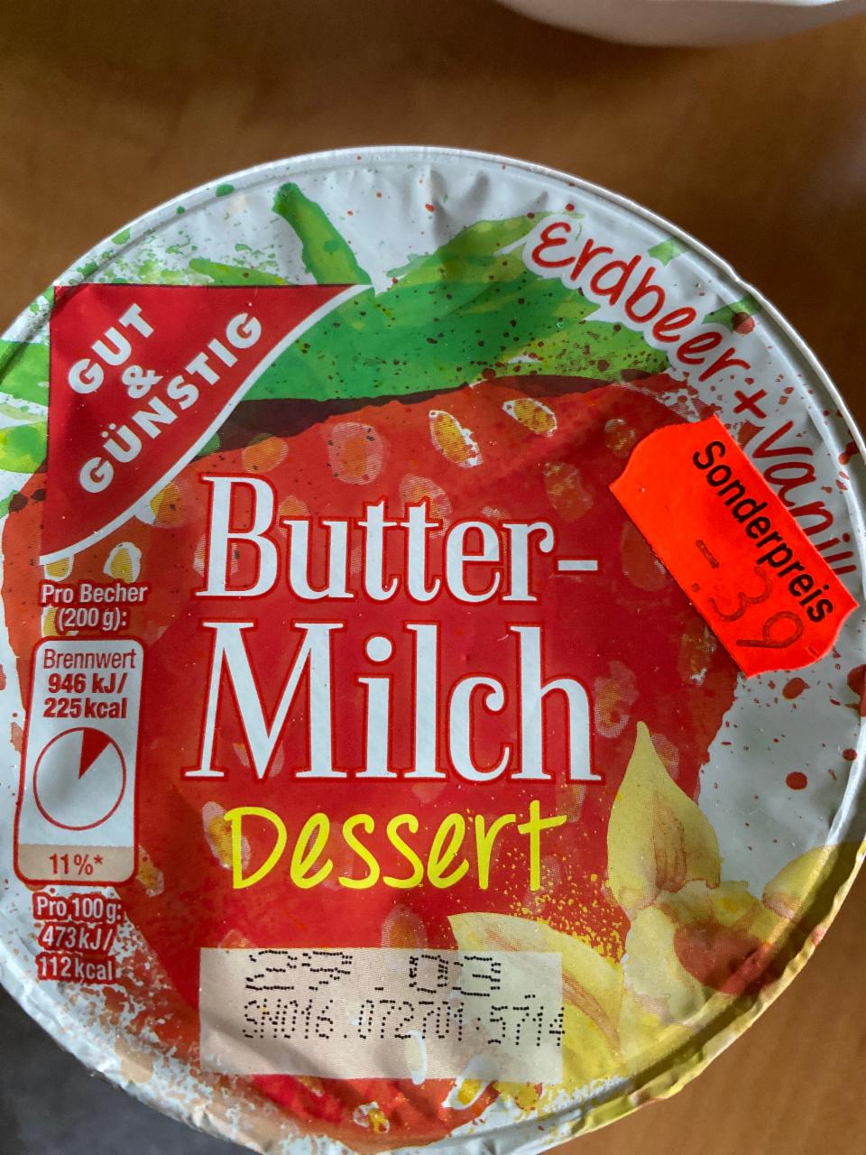 Фото - Десерт из ряженки Butter Milch клубника-ваниль Gut&Günstig