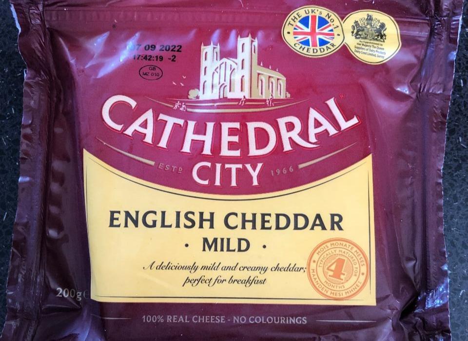 Фото - сыр English cheddar Английский чеддер Cathedral city