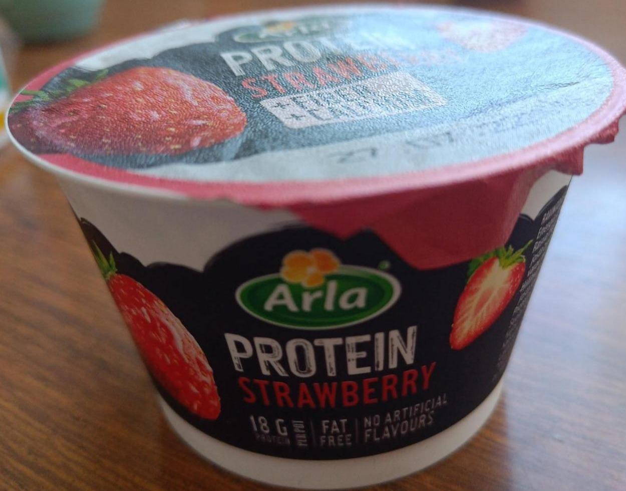 Фото - Йогурт протеиновый со вкусом клубники Protein Strawberry Arla