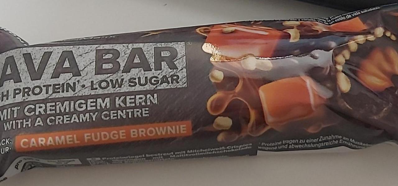 Фото - Батончик протеиновый Lava Bar Caramel Fudge brownie IronMaxx