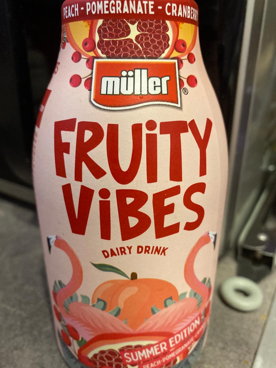 Фото - молочный напиток fruity vibes персик-гранат-клюква Müller