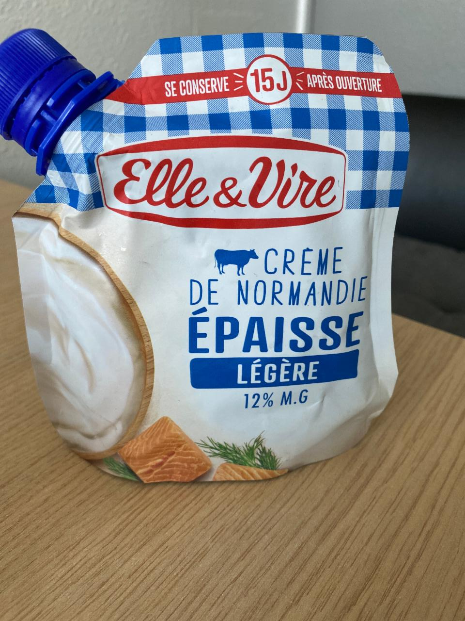 Фото - сливки 12% crème de Normandie épaisse Elle&Vire