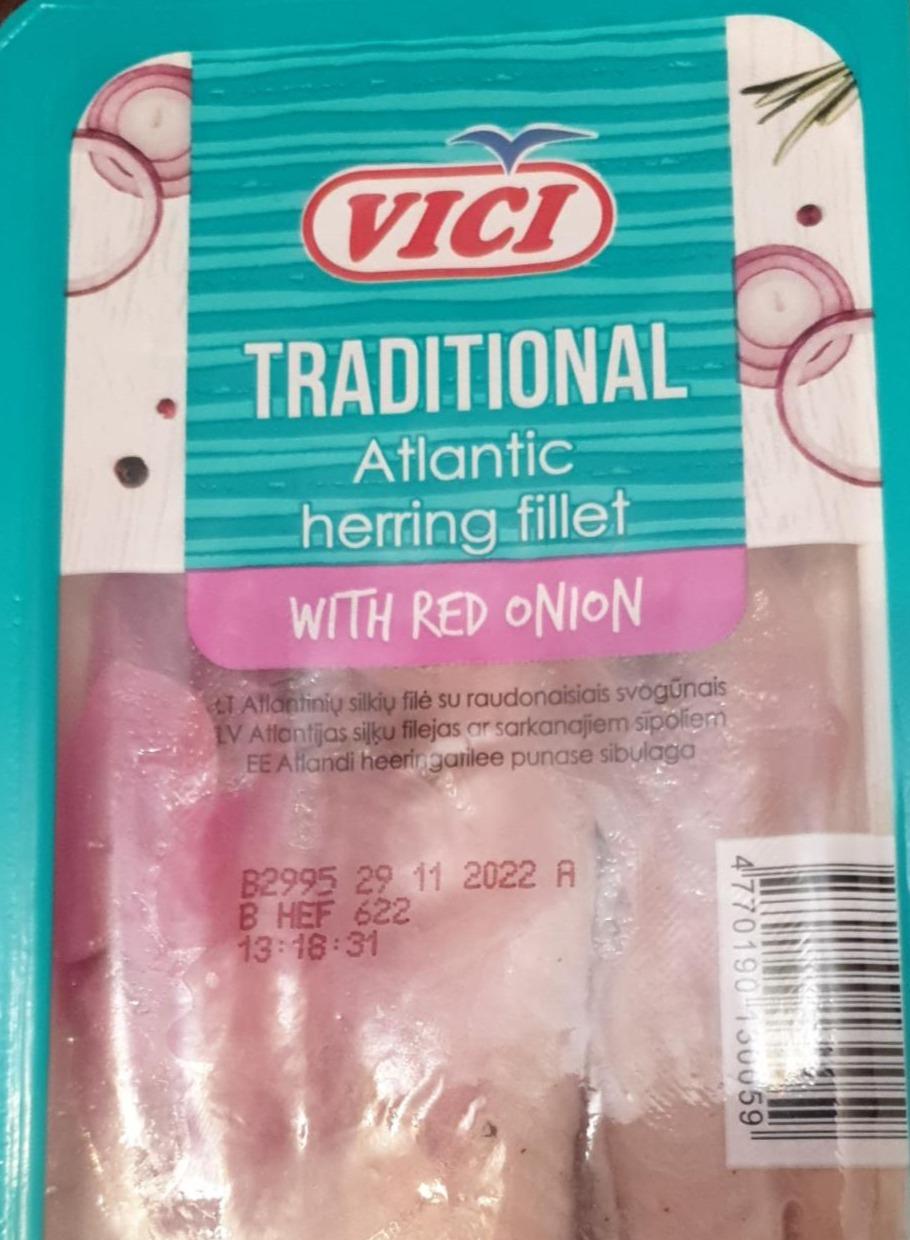 Фото - Селедка атлантическая с красным луком Traditional Atlantic Herring Fillet Vici