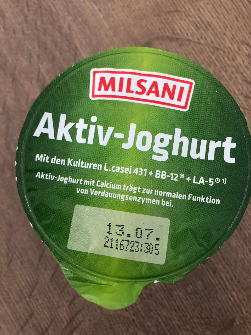 Фото - йогурт с вишней Milsani