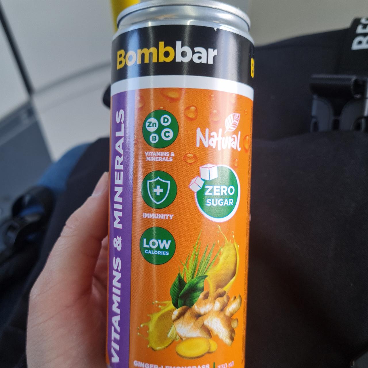 Фото - Лимонад со вкусом имбиря и лемонграсса Bombbar