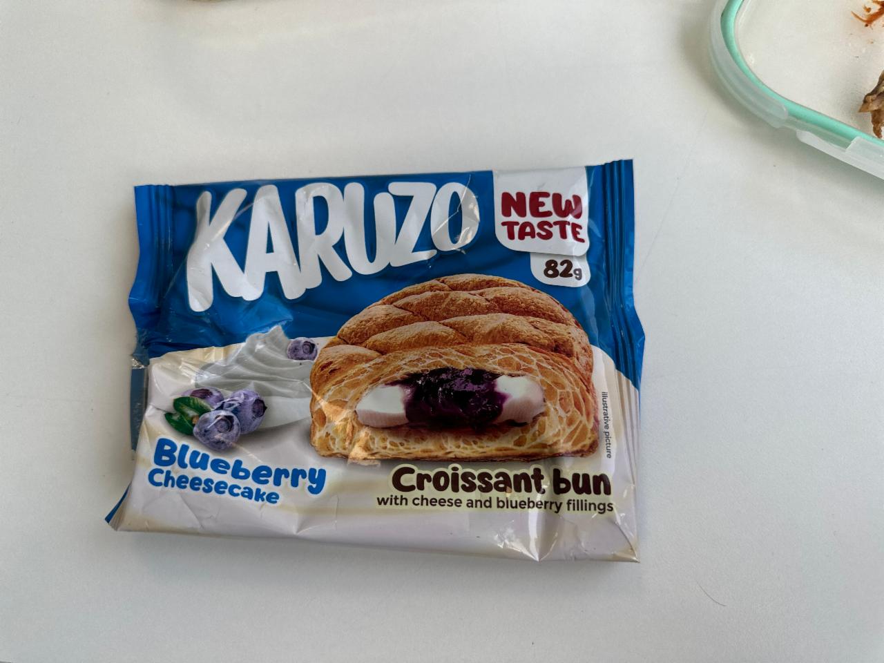 Фото - Croissant bun Blueberry cheesecake Karuzo