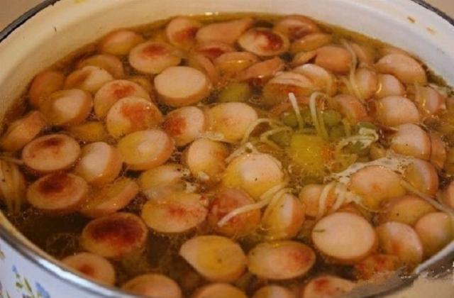 Фото - Суп из консервированной фасоли с сосисками